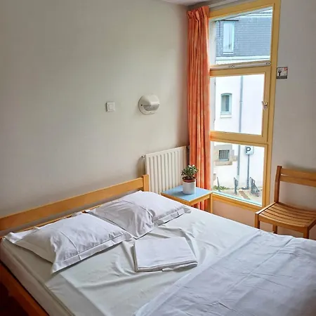 Hostel Rennes Hostal *